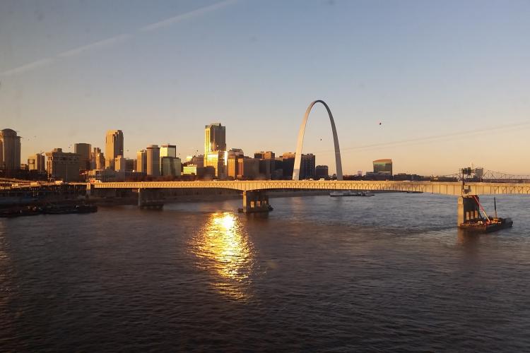 sunrise on the st. louis arch