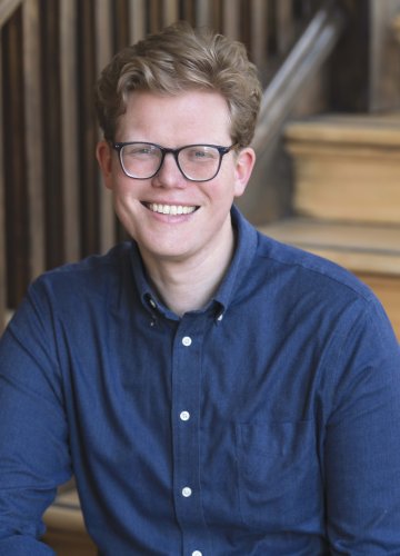 Carl Samuelson Headshot