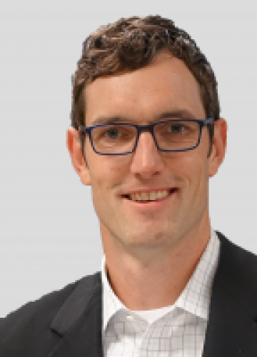 Sam Mueller Headshot